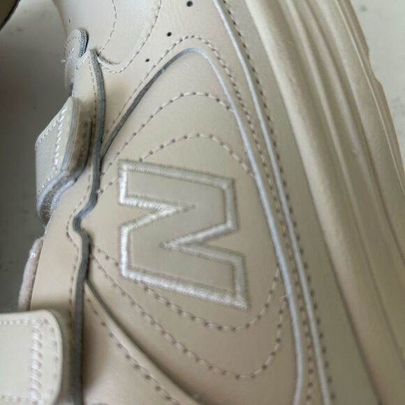 New Balance Walking Shoe WW577Hv1, Bone
Hook & Loop, size 10.5, NWT Display - Picture 8 of 14